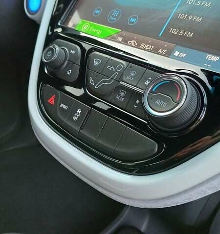Серый Шевроле Bolt EV, объемом двигателя 0 л и пробегом 54 тыс. км за 16950 $, фото 42 на Automoto.ua