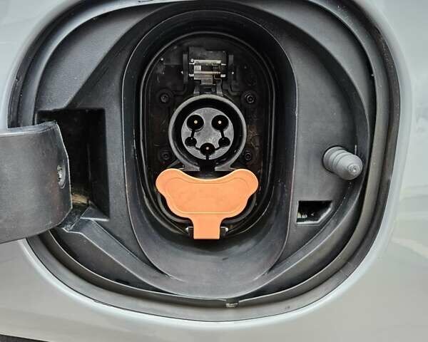 Серый Шевроле Bolt EV, объемом двигателя 0 л и пробегом 123 тыс. км за 14300 $, фото 21 на Automoto.ua