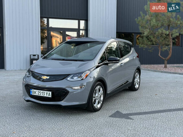 Серый Шевроле Bolt EV, объемом двигателя 0 л и пробегом 64 тыс. км за 16000 $, фото 2 на Automoto.ua