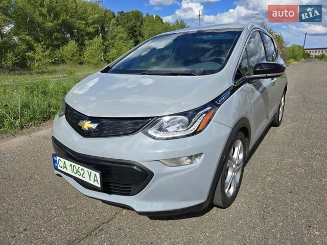 Серый Шевроле Bolt EV, объемом двигателя 0 л и пробегом 35 тыс. км за 16000 $, фото 2 на Automoto.ua