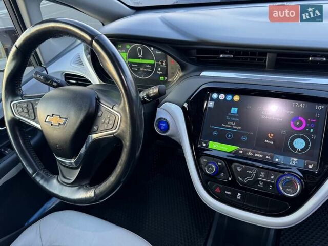 Серый Шевроле Bolt EV, объемом двигателя 0 л и пробегом 40 тыс. км за 16800 $, фото 7 на Automoto.ua