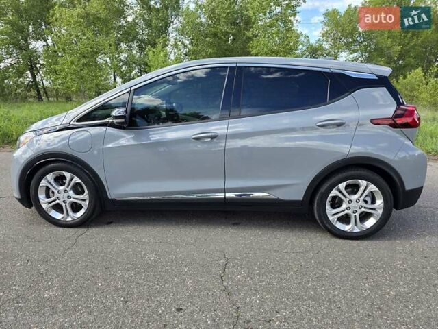 Серый Шевроле Bolt EV, объемом двигателя 0 л и пробегом 35 тыс. км за 16000 $, фото 3 на Automoto.ua