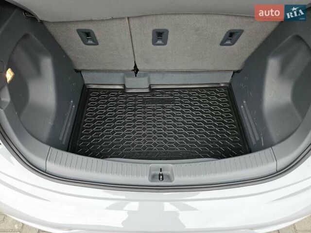 Серый Шевроле Bolt EV, объемом двигателя 0 л и пробегом 123 тыс. км за 14300 $, фото 19 на Automoto.ua