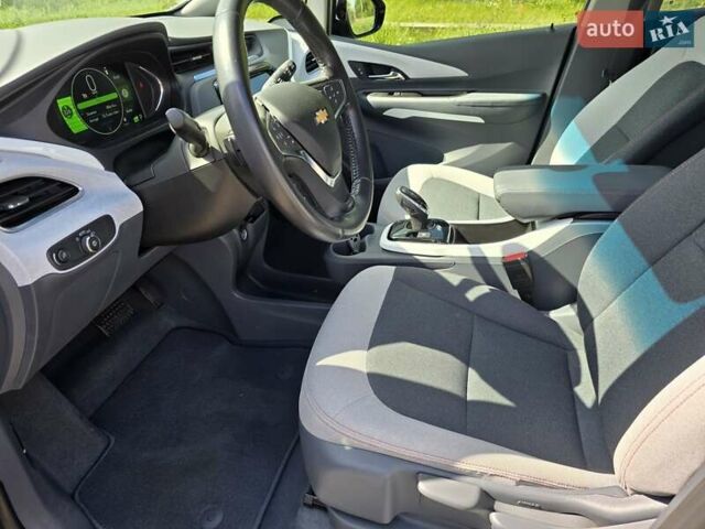 Серый Шевроле Bolt EV, объемом двигателя 0 л и пробегом 35 тыс. км за 16000 $, фото 12 на Automoto.ua