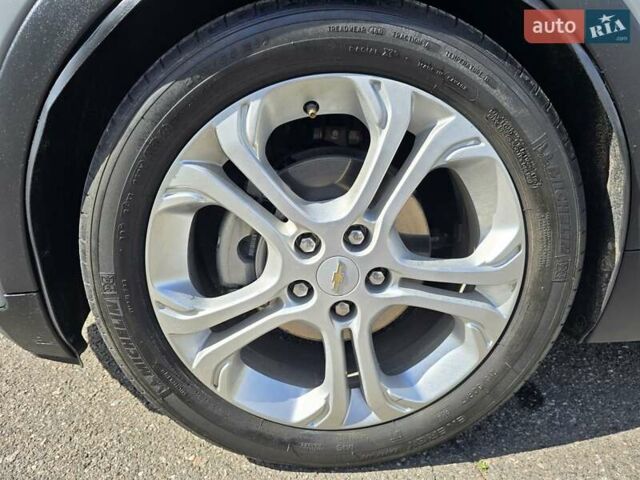 Серый Шевроле Bolt EV, объемом двигателя 0 л и пробегом 35 тыс. км за 16000 $, фото 7 на Automoto.ua