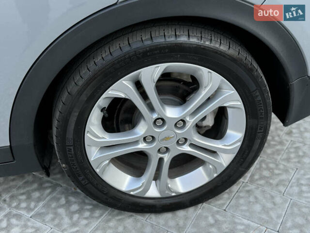 Серый Шевроле Bolt EV, объемом двигателя 0 л и пробегом 64 тыс. км за 16000 $, фото 24 на Automoto.ua