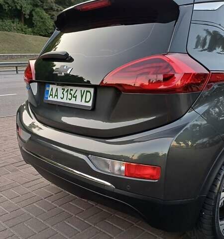 Серый Шевроле Bolt EV, объемом двигателя 0 л и пробегом 54 тыс. км за 16950 $, фото 2 на Automoto.ua