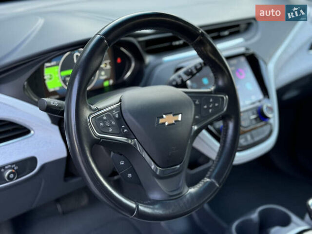 Серый Шевроле Bolt EV, объемом двигателя 0 л и пробегом 64 тыс. км за 16000 $, фото 12 на Automoto.ua