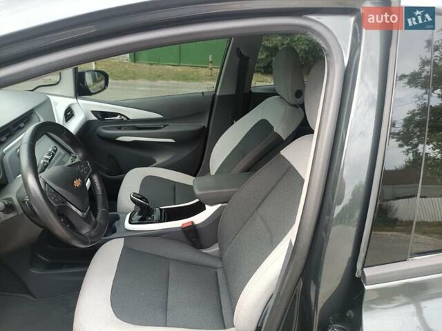 Серый Шевроле Bolt EV, объемом двигателя 0 л и пробегом 40 тыс. км за 17500 $, фото 5 на Automoto.ua