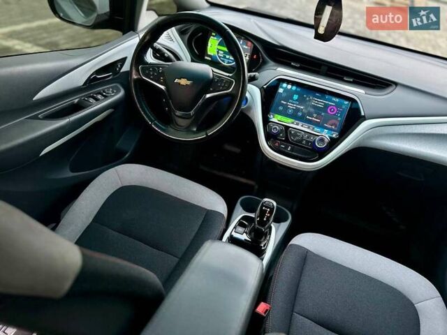 Серый Шевроле Bolt EV, объемом двигателя 0 л и пробегом 27 тыс. км за 16500 $, фото 41 на Automoto.ua