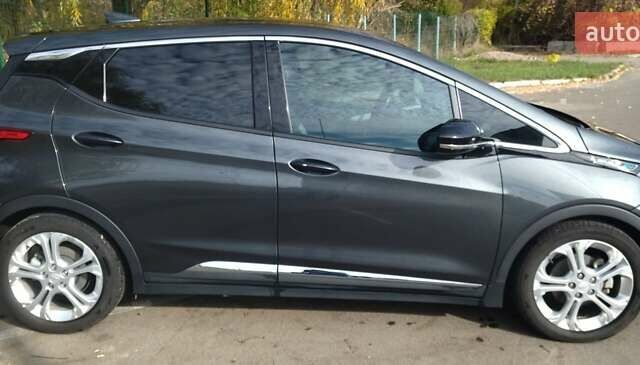 Сірий Шевроле Bolt EV, об'ємом двигуна 0 л та пробігом 76 тис. км за 15400 $, фото 2 на Automoto.ua