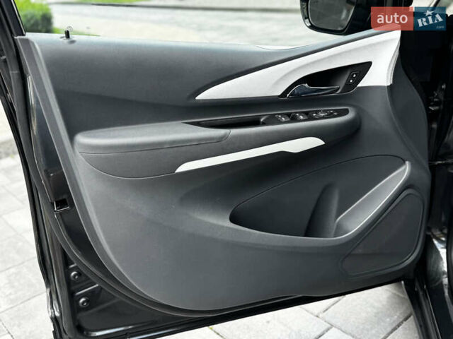 Серый Шевроле Bolt EV, объемом двигателя 0 л и пробегом 34 тыс. км за 16900 $, фото 7 на Automoto.ua