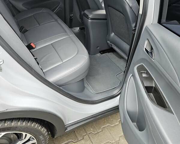 Серый Шевроле Bolt EV, объемом двигателя 0 л и пробегом 123 тыс. км за 14300 $, фото 18 на Automoto.ua