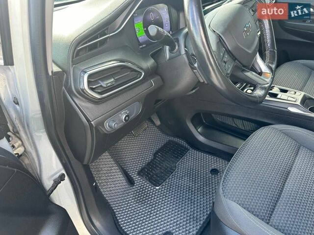 Сірий Шевроле Bolt EV, об'ємом двигуна 0 л та пробігом 147 тис. км за 18500 $, фото 7 на Automoto.ua
