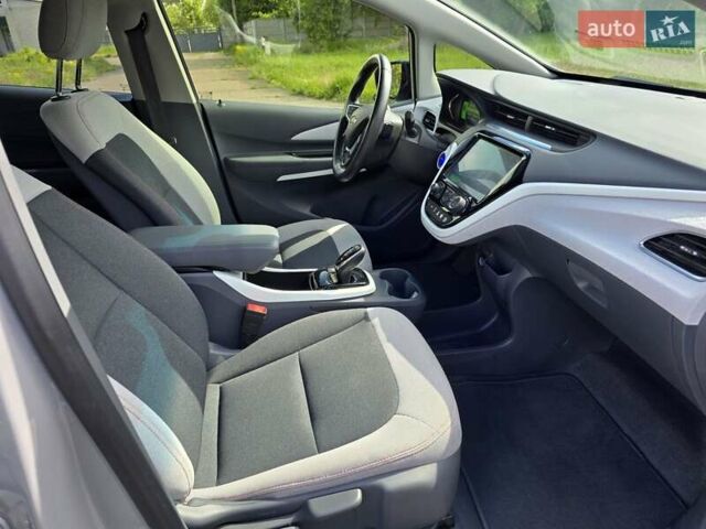 Серый Шевроле Bolt EV, объемом двигателя 0 л и пробегом 35 тыс. км за 16000 $, фото 17 на Automoto.ua