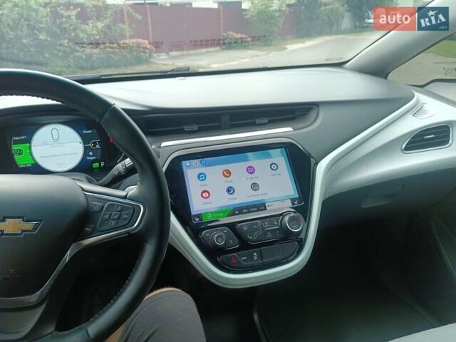 Серый Шевроле Bolt EV, объемом двигателя 0 л и пробегом 40 тыс. км за 17500 $, фото 3 на Automoto.ua