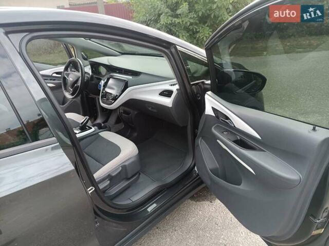 Серый Шевроле Bolt EV, объемом двигателя 0 л и пробегом 40 тыс. км за 17500 $, фото 9 на Automoto.ua