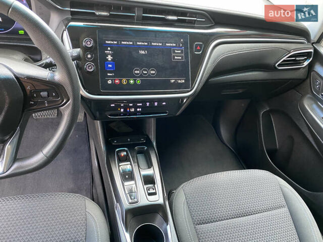 Серый Шевроле Bolt EV, объемом двигателя 0 л и пробегом 16 тыс. км за 18500 $, фото 34 на Automoto.ua