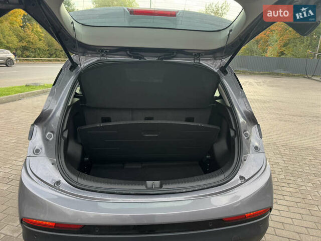 Серый Шевроле Bolt EV, объемом двигателя 0 л и пробегом 85 тыс. км за 16950 $, фото 54 на Automoto.ua