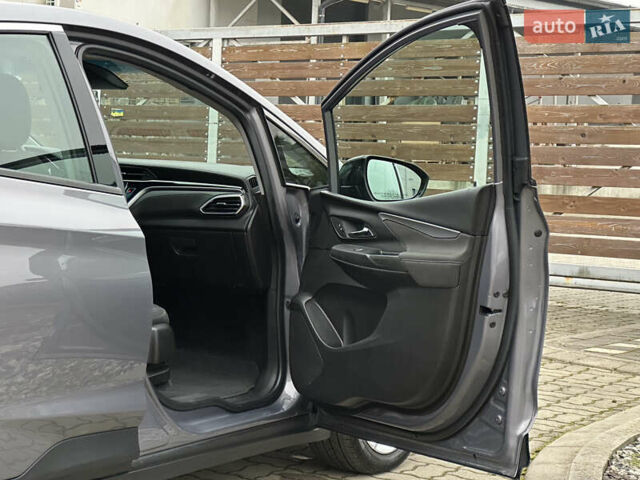 Серый Шевроле Bolt EV, объемом двигателя 0 л и пробегом 24 тыс. км за 17599 $, фото 73 на Automoto.ua