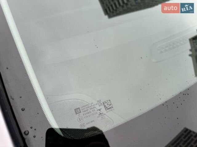 Серый Шевроле Bolt EV, объемом двигателя 0 л и пробегом 43 тыс. км за 17999 $, фото 5 на Automoto.ua