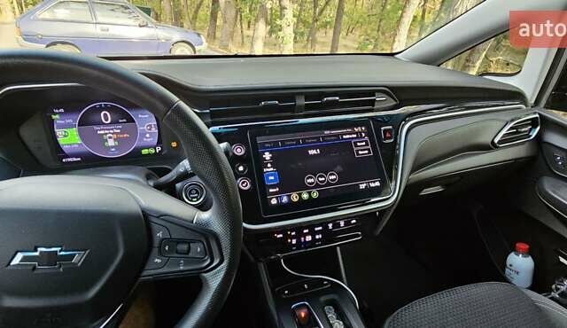 Серый Шевроле Bolt EV, объемом двигателя 0 л и пробегом 41 тыс. км за 18200 $, фото 10 на Automoto.ua