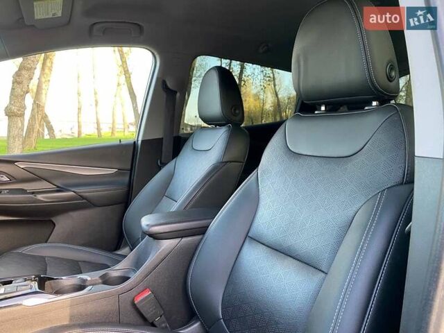 Серый Шевроле Bolt EV, объемом двигателя 0 л и пробегом 19 тыс. км за 20999 $, фото 19 на Automoto.ua
