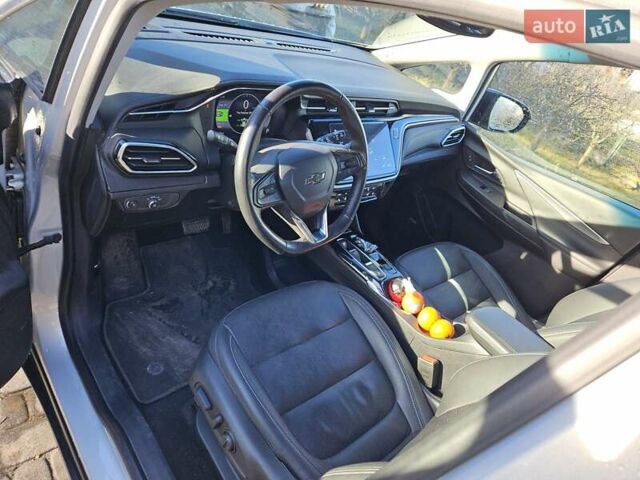 Серый Шевроле Bolt EV, объемом двигателя 0 л и пробегом 48 тыс. км за 18400 $, фото 5 на Automoto.ua