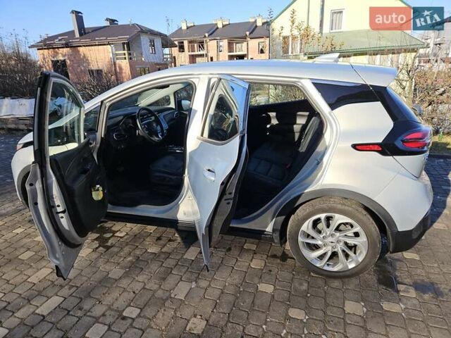 Серый Шевроле Bolt EV, объемом двигателя 0 л и пробегом 48 тыс. км за 18400 $, фото 2 на Automoto.ua