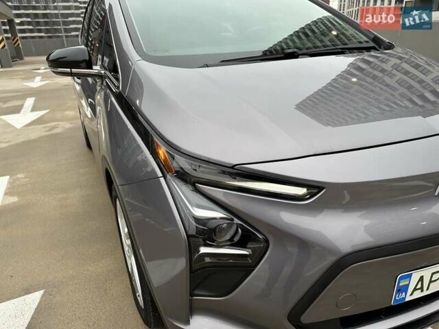 Серый Шевроле Bolt EV, объемом двигателя 0 л и пробегом 43 тыс. км за 17999 $, фото 4 на Automoto.ua