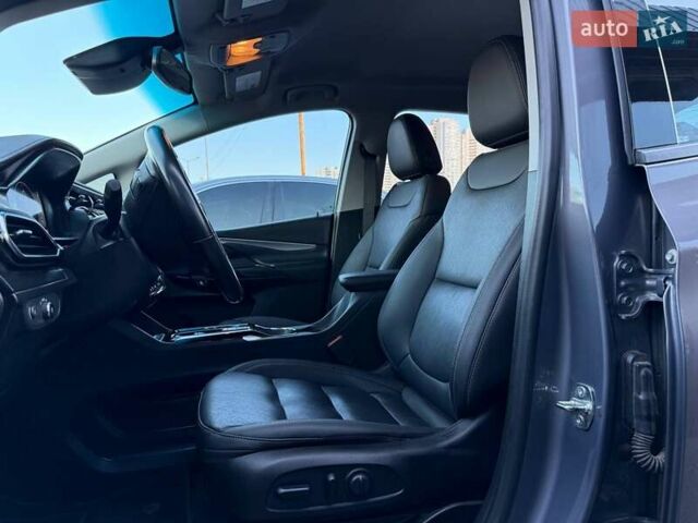 Серый Шевроле Bolt EV, объемом двигателя 0 л и пробегом 56 тыс. км за 18490 $, фото 8 на Automoto.ua