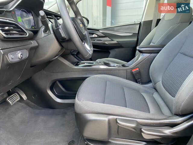 Серый Шевроле Bolt EV, объемом двигателя 0 л и пробегом 16 тыс. км за 18500 $, фото 32 на Automoto.ua