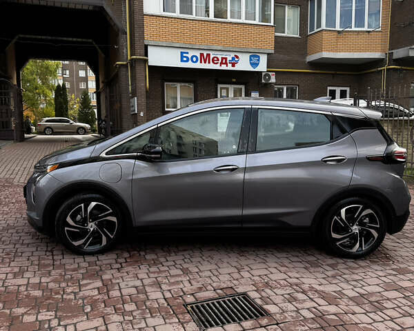 Серый Шевроле Bolt EV, объемом двигателя 0 л и пробегом 103 тыс. км за 16880 $, фото 2 на Automoto.ua