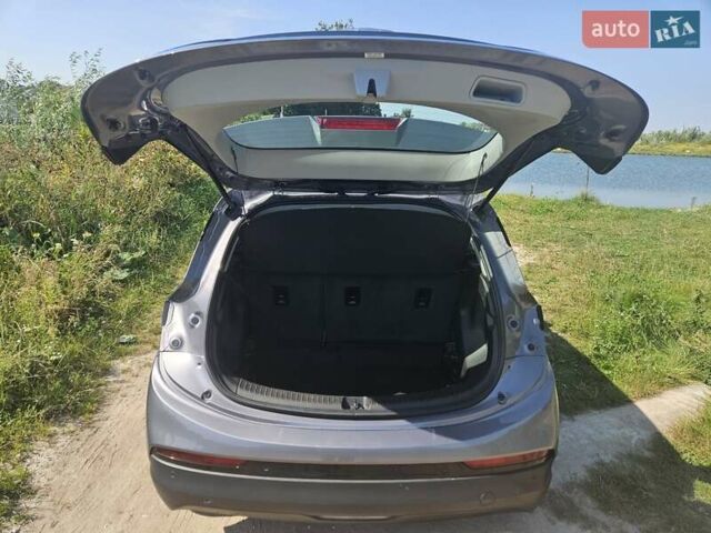 Серый Шевроле Bolt EV, объемом двигателя 0 л и пробегом 62 тыс. км за 17400 $, фото 8 на Automoto.ua