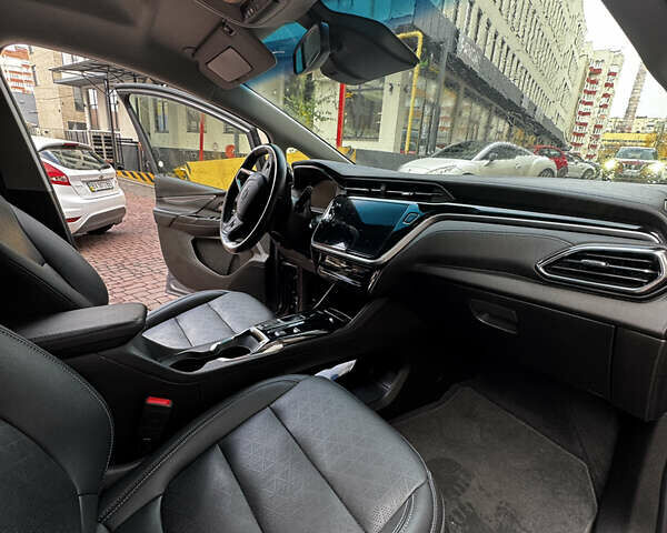 Серый Шевроле Bolt EV, объемом двигателя 0 л и пробегом 103 тыс. км за 16880 $, фото 13 на Automoto.ua