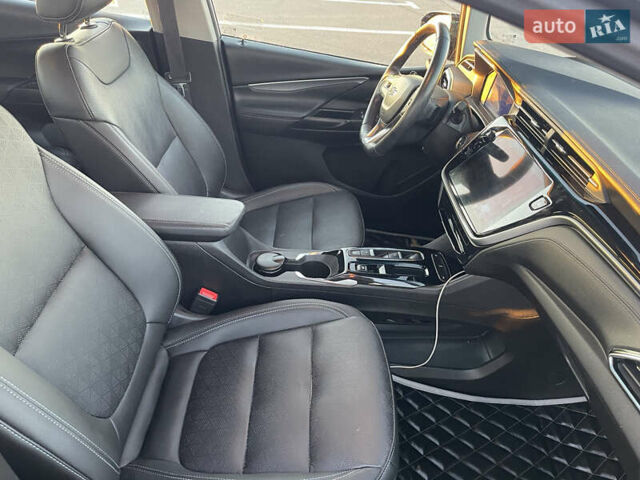 Серый Шевроле Bolt EV, объемом двигателя 0 л и пробегом 19 тыс. км за 18300 $, фото 4 на Automoto.ua