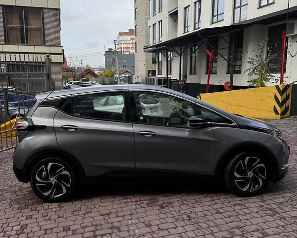 Серый Шевроле Bolt EV, объемом двигателя 0 л и пробегом 103 тыс. км за 16880 $, фото 5 на Automoto.ua