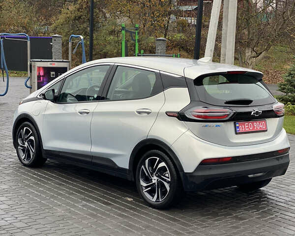 Серый Шевроле Bolt EV, объемом двигателя 0 л и пробегом 9 тыс. км за 18700 $, фото 5 на Automoto.ua