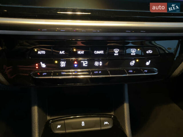 Серый Шевроле Bolt EV, объемом двигателя 0 л и пробегом 9 тыс. км за 18700 $, фото 26 на Automoto.ua