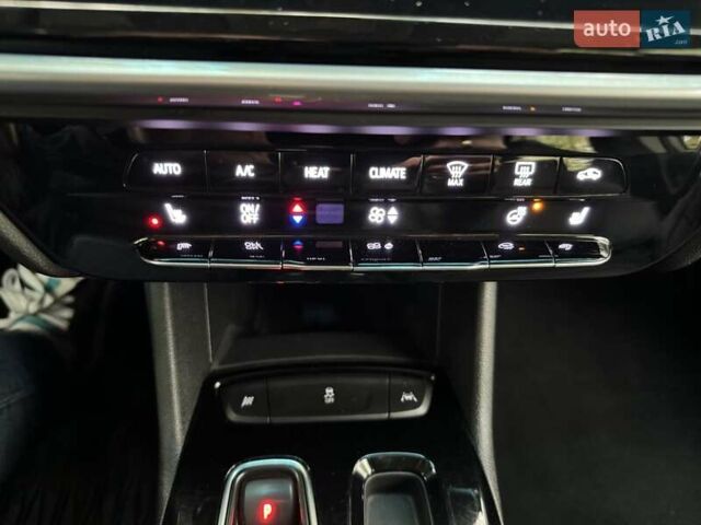 Серый Шевроле Bolt EV, объемом двигателя 0 л и пробегом 39 тыс. км за 18400 $, фото 17 на Automoto.ua