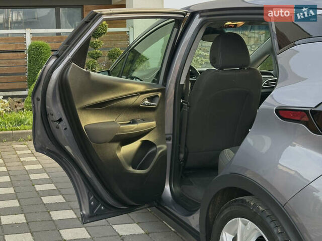 Серый Шевроле Bolt EV, объемом двигателя 0 л и пробегом 22 тыс. км за 17499 $, фото 74 на Automoto.ua