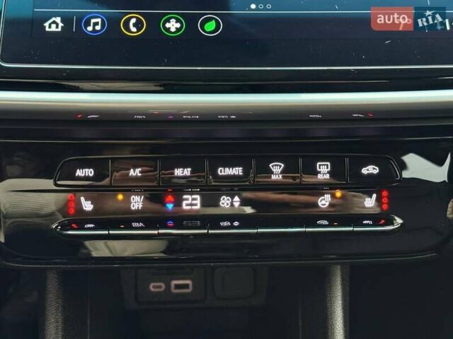 Серый Шевроле Bolt EV, объемом двигателя 0 л и пробегом 66 тыс. км за 18400 $, фото 30 на Automoto.ua