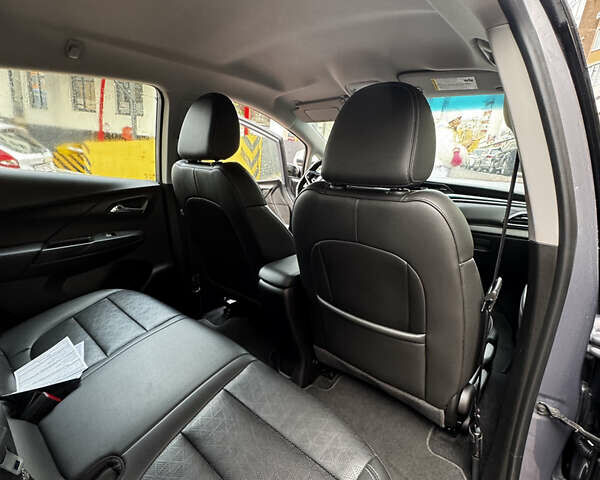 Серый Шевроле Bolt EV, объемом двигателя 0 л и пробегом 103 тыс. км за 16880 $, фото 12 на Automoto.ua