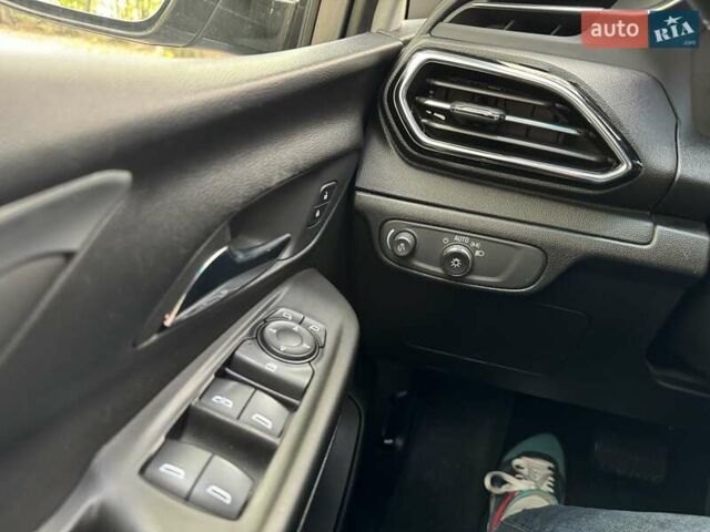 Серый Шевроле Bolt EV, объемом двигателя 0 л и пробегом 39 тыс. км за 18400 $, фото 13 на Automoto.ua