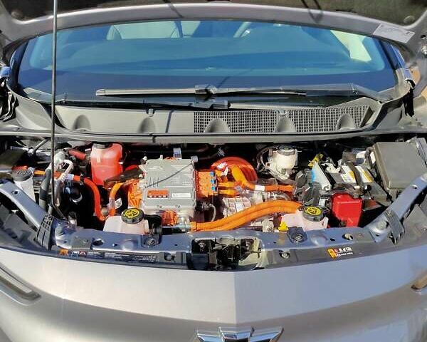 Сірий Шевроле Bolt EV, об'ємом двигуна 0 л та пробігом 23 тис. км за 20000 $, фото 2 на Automoto.ua