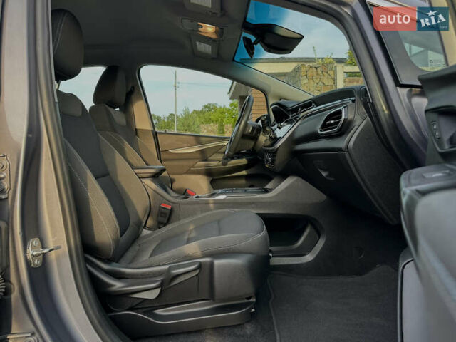 Серый Шевроле Bolt EV, объемом двигателя 0 л и пробегом 22 тыс. км за 17499 $, фото 87 на Automoto.ua