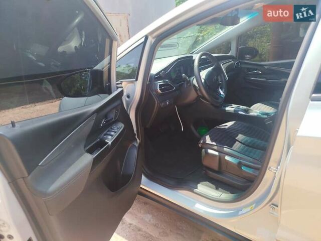 Сірий Шевроле Bolt EV, об'ємом двигуна 0 л та пробігом 43 тис. км за 18500 $, фото 7 на Automoto.ua