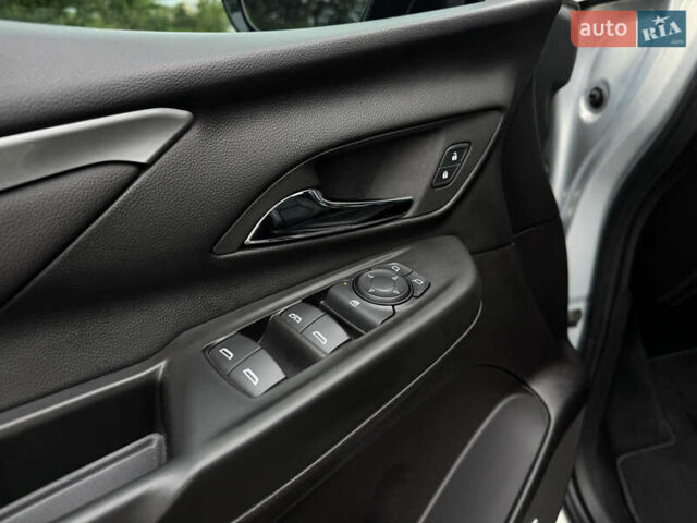 Сірий Шевроле Bolt EV, об'ємом двигуна 0 л та пробігом 9 тис. км за 19350 $, фото 23 на Automoto.ua