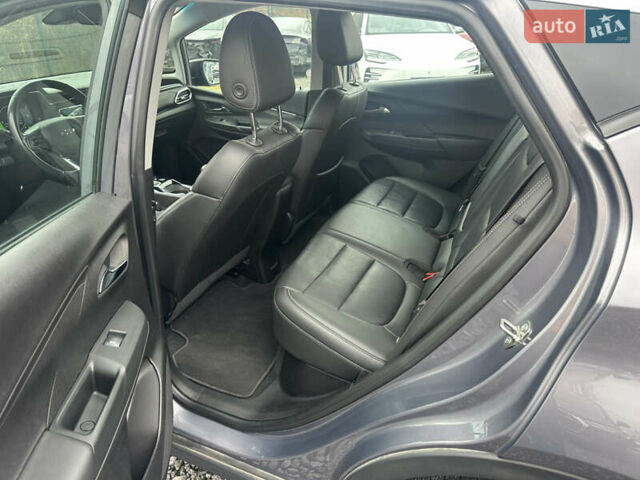 Серый Шевроле Bolt EV, объемом двигателя 0 л и пробегом 53 тыс. км за 17700 $, фото 3 на Automoto.ua