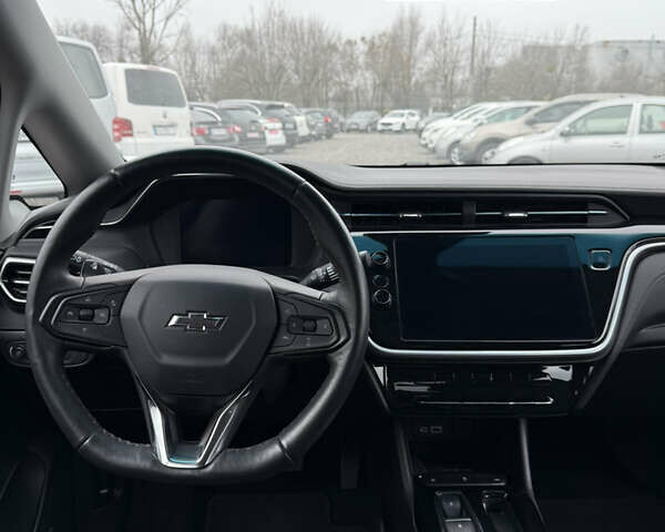 Серый Шевроле Bolt EV, объемом двигателя 0 л и пробегом 9 тыс. км за 24900 $, фото 8 на Automoto.ua